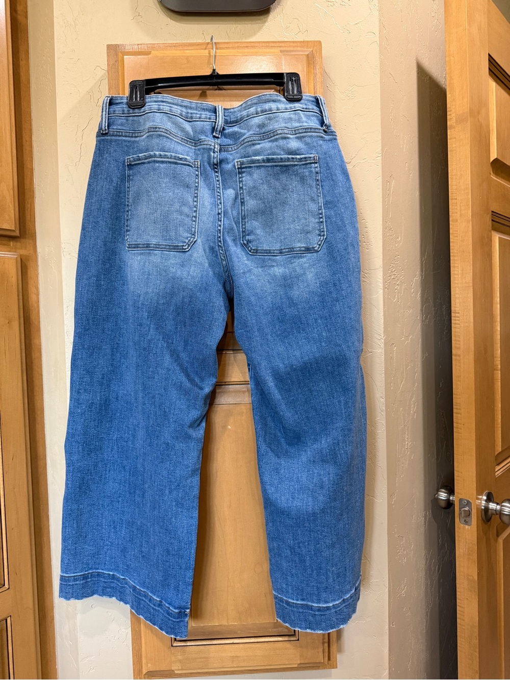 Zenana Outfitters Light Blue Wide-Leg Cropped Jeans - Picture 5 of 7
